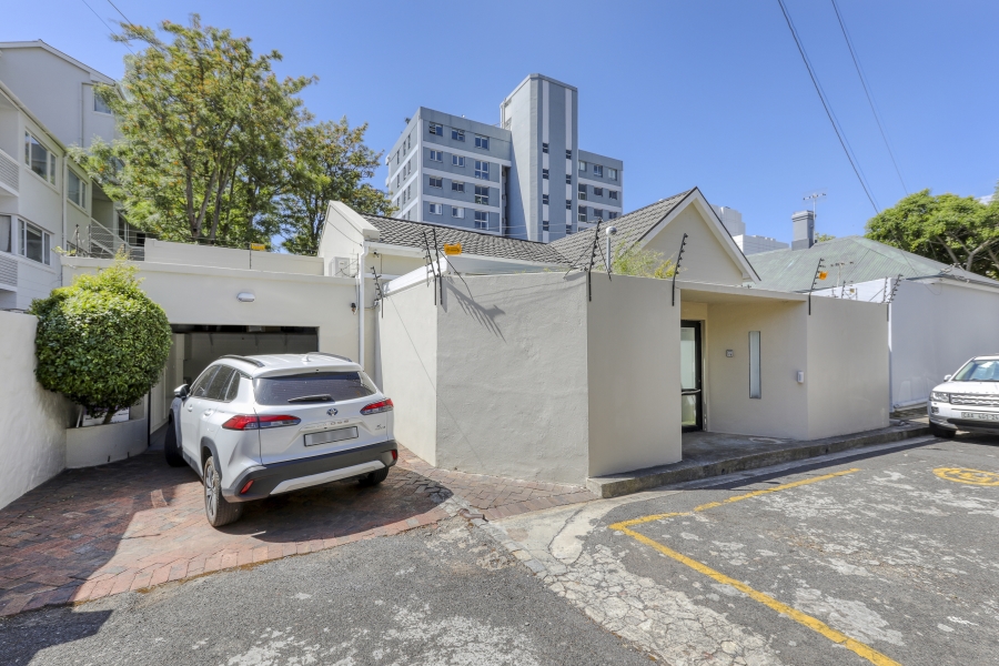 2 Bedroom Property for Sale in Green Point Western Cape